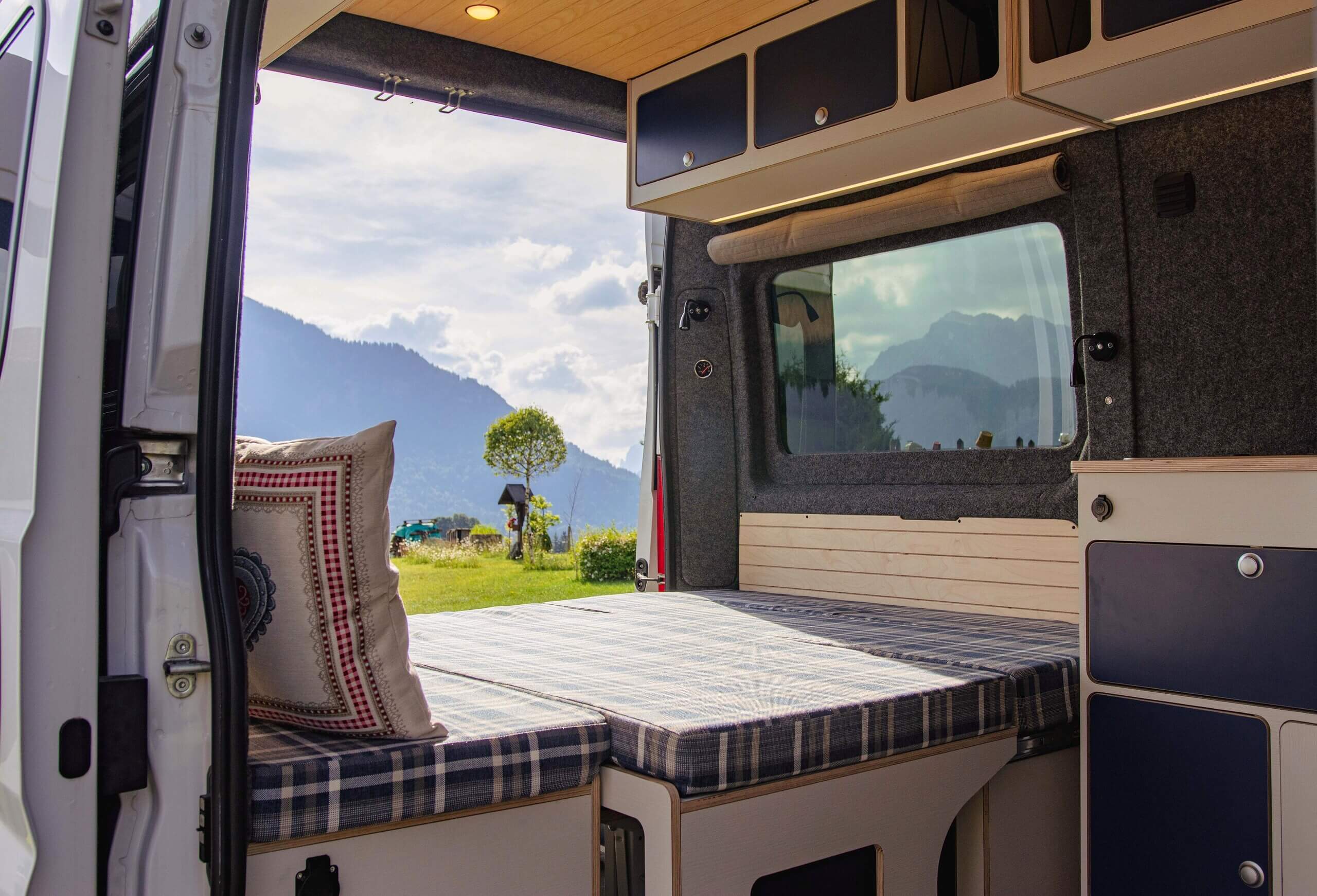 Ausgebauter Camper-Innenraum von van for fun